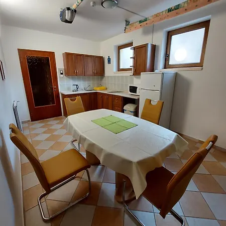 Arany Apartmanhaz Lägenhet