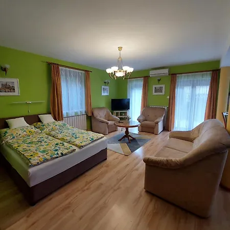 Arany Apartmanhaz * Siófok